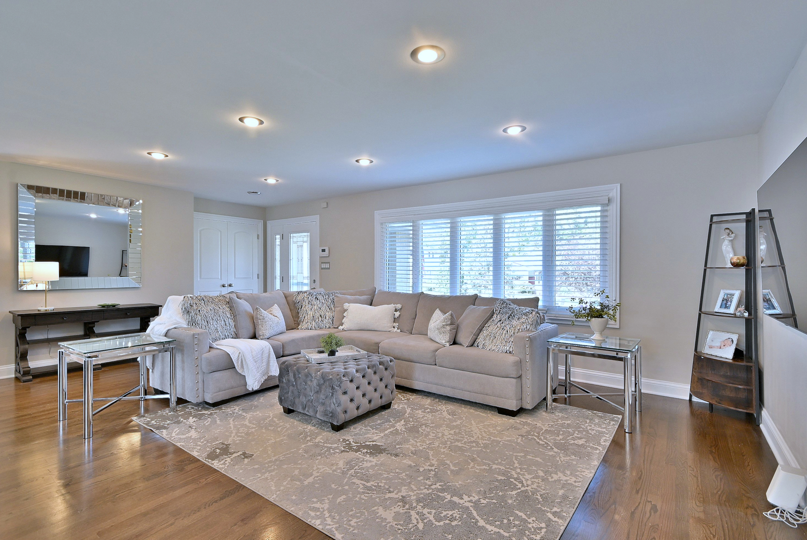 21W181 NORTH Lane, Itasca, IL 60143