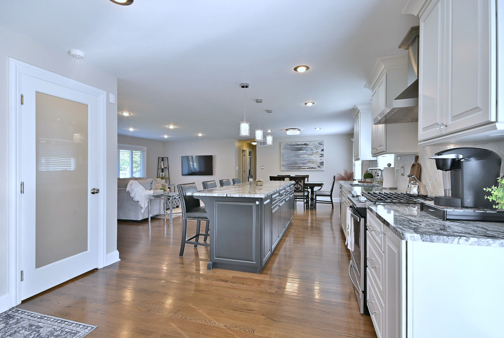 21W181 NORTH Lane, Itasca, IL 60143