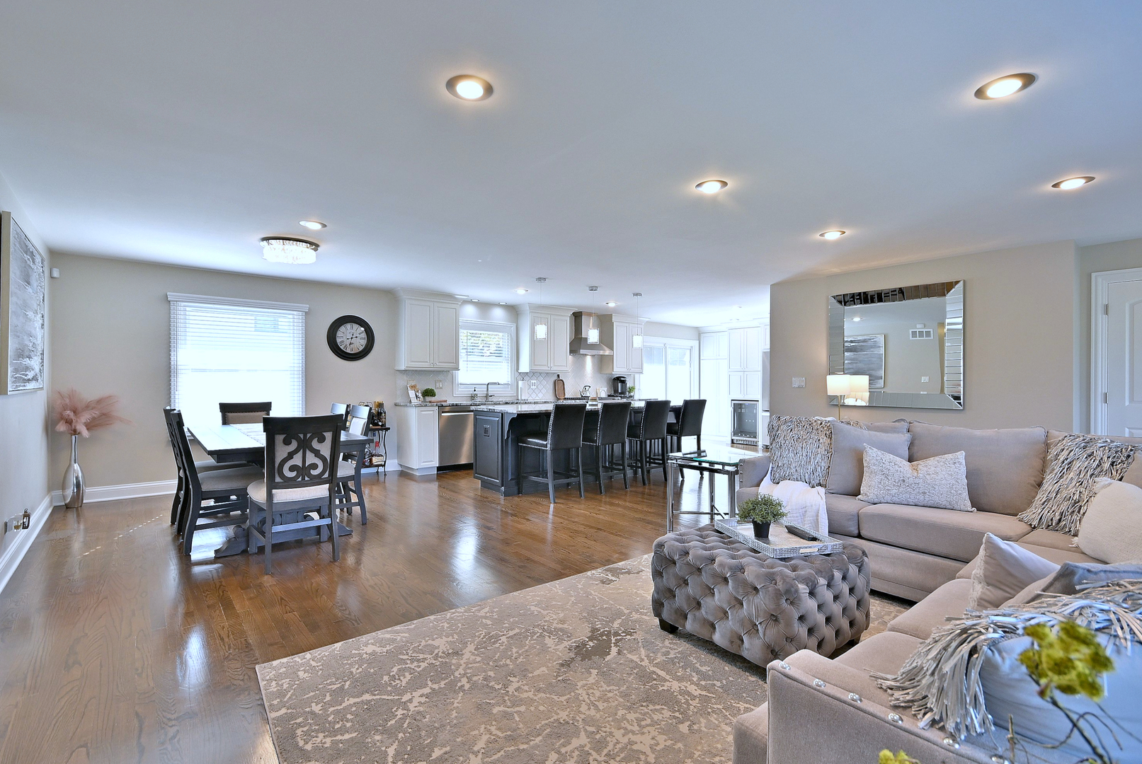 21W181 NORTH Lane, Itasca, IL 60143