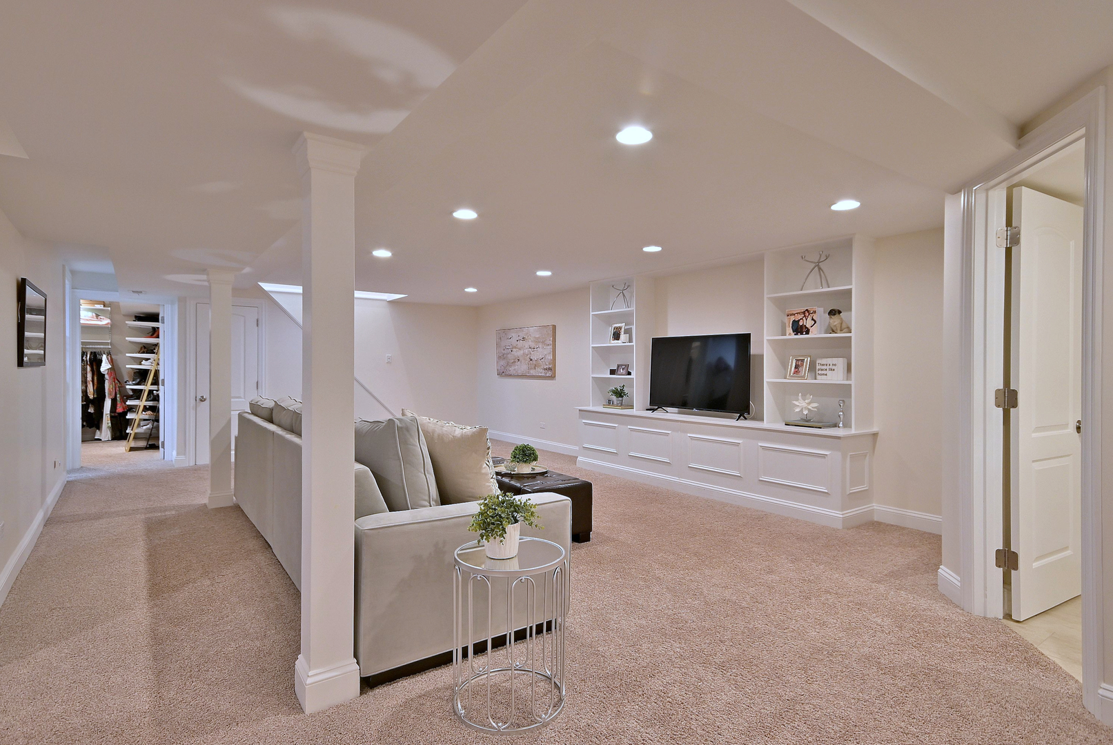 21W181 NORTH Lane, Itasca, IL 60143