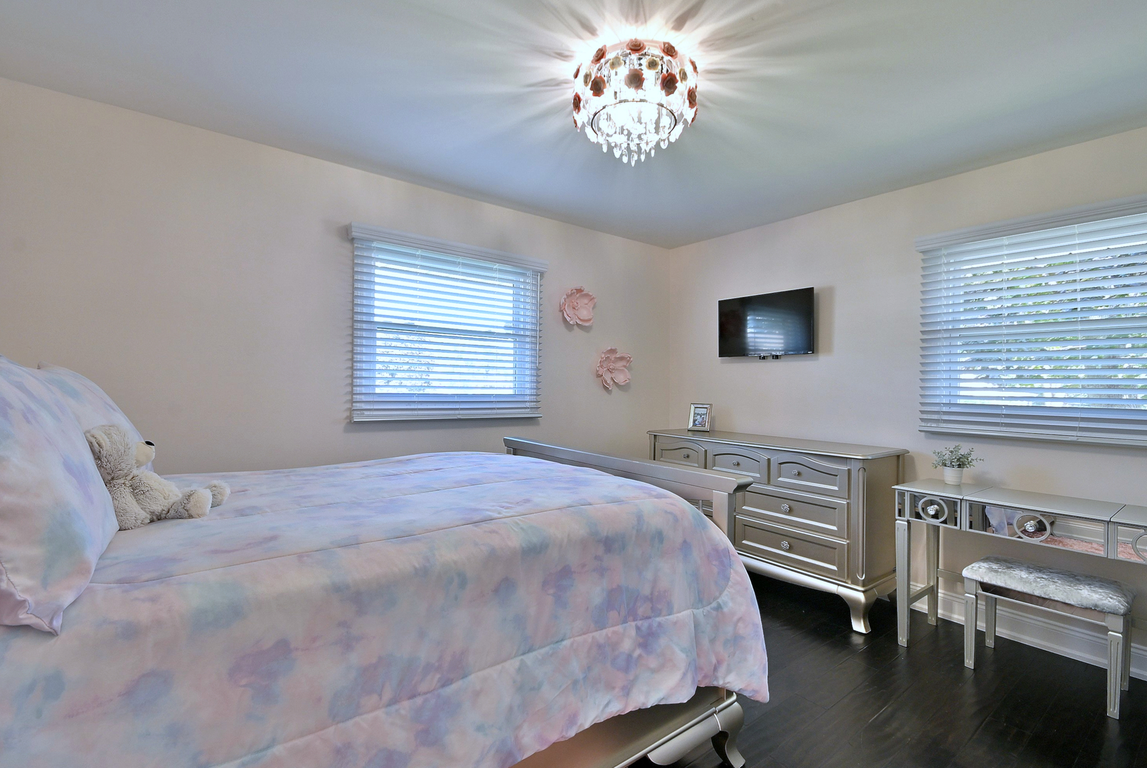 21W181 NORTH Lane, Itasca, IL 60143