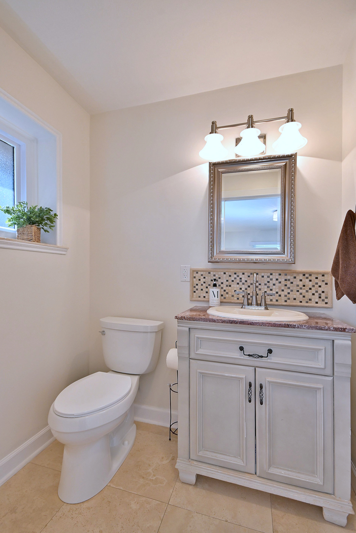 21W181 NORTH Lane, Itasca, IL 60143