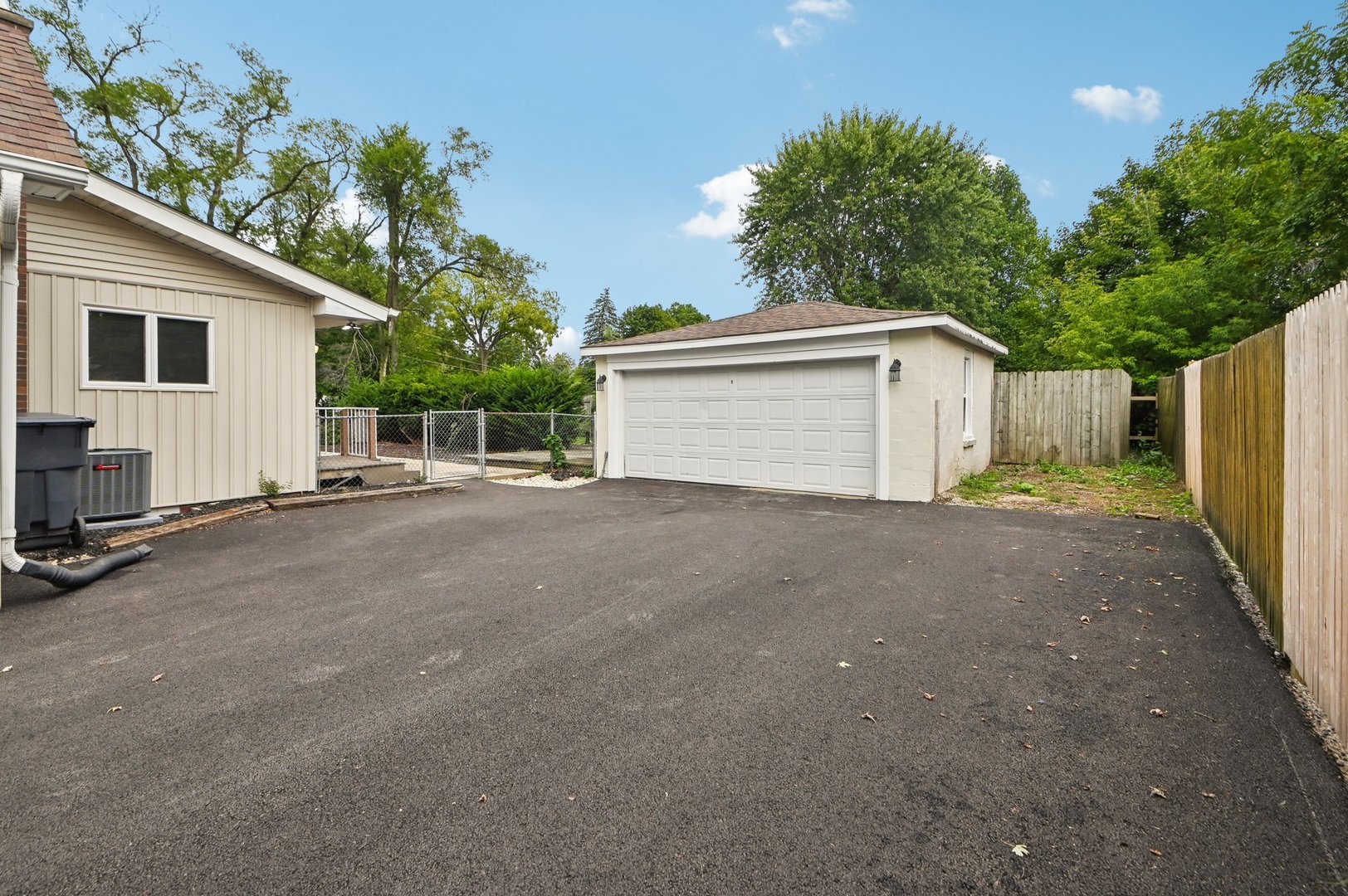 39161 N Holdridge Avenue, Beach Park, IL 60099