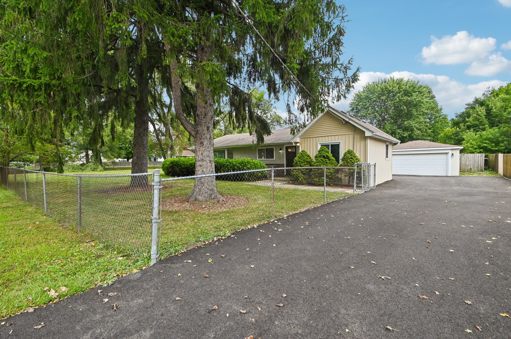 39161 N Holdridge Avenue, Beach Park, IL 60099