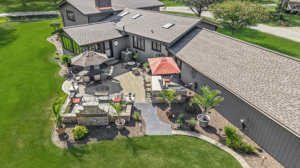 20W270 Pleasantdale Drive, Lemont, IL 60439