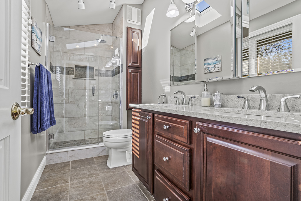20W270 Pleasantdale Drive, Lemont, IL 60439
