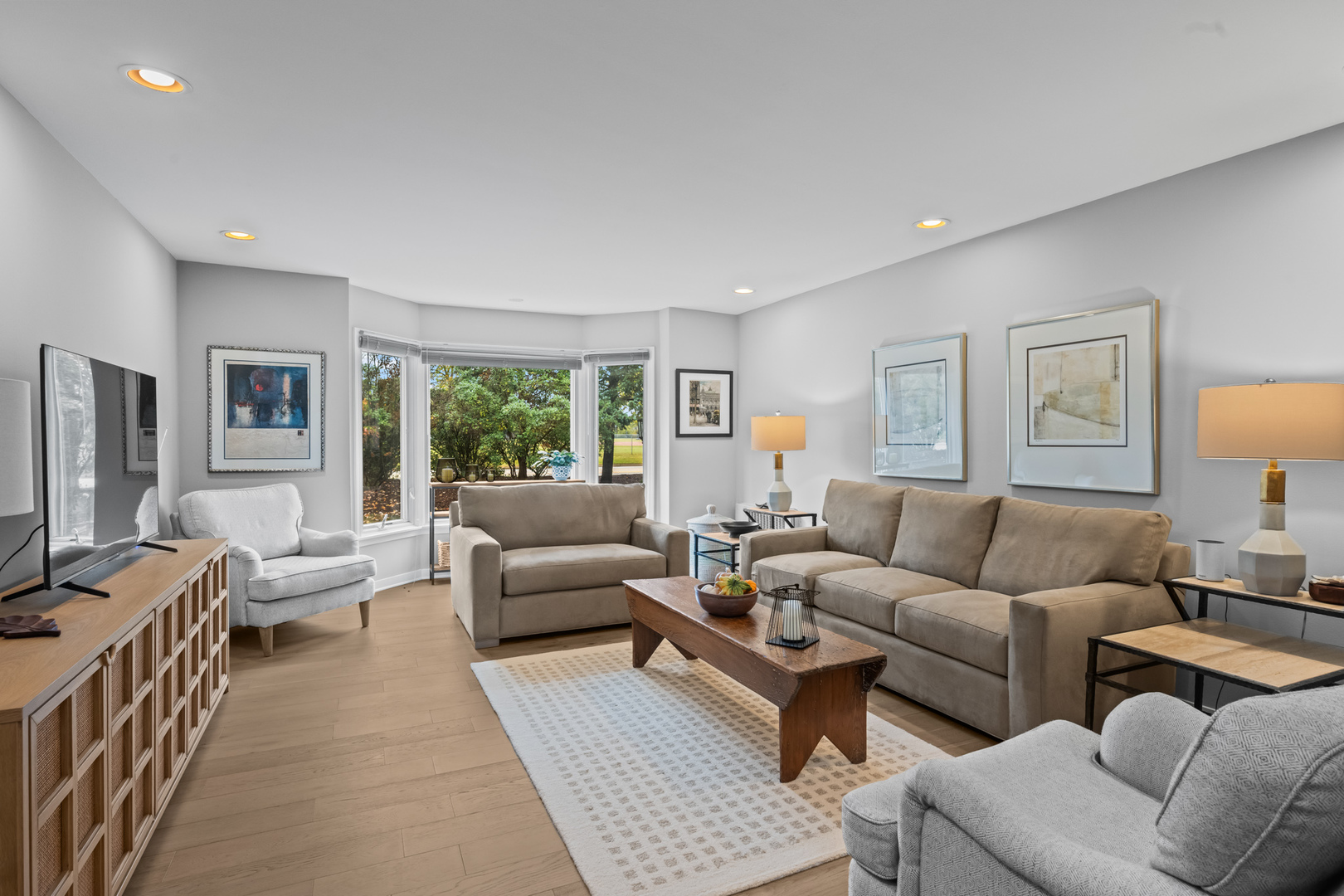 2300 Windsor Mall Court #1F, Park Ridge, IL 60068