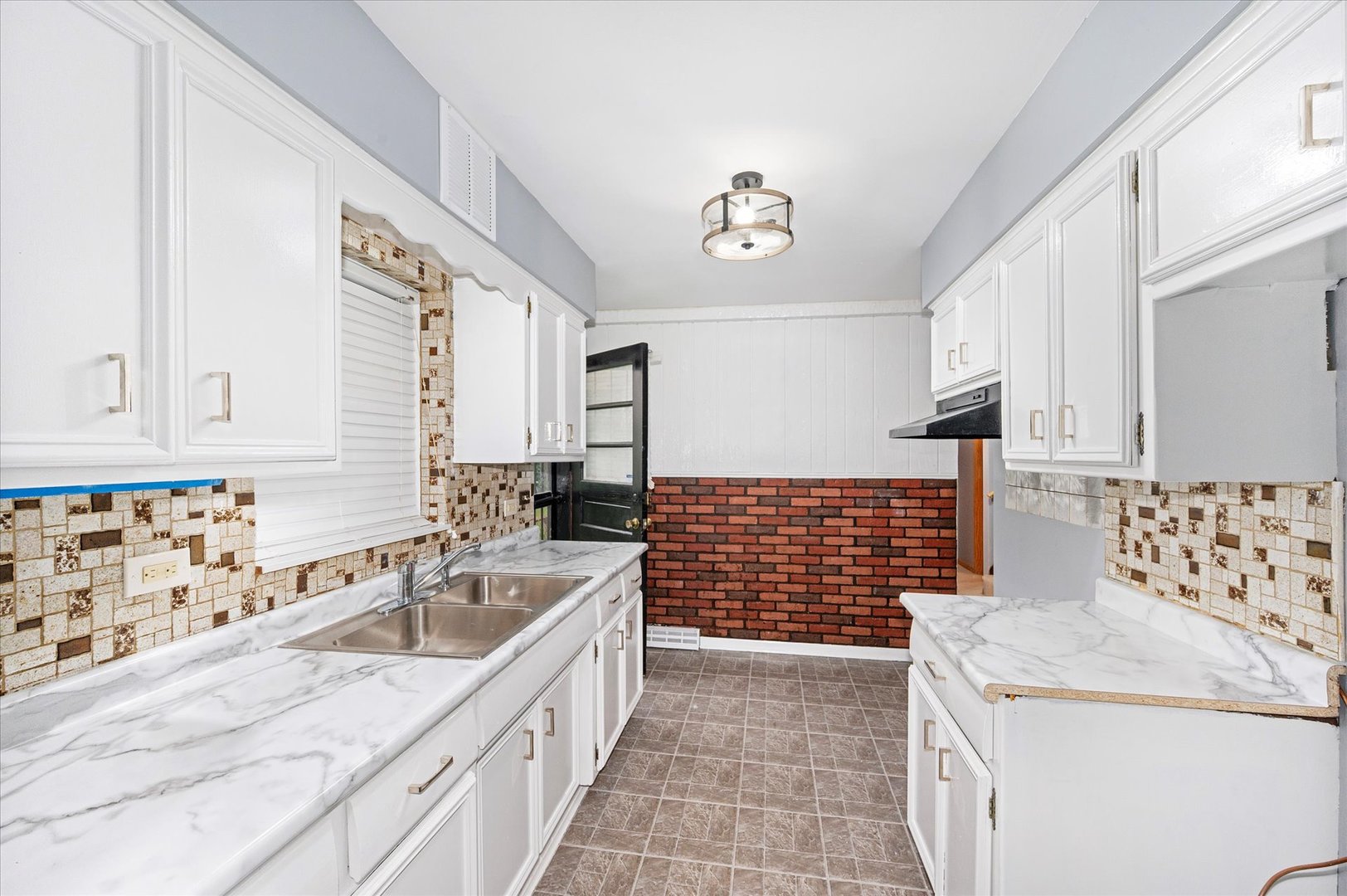 12356 S Carpenter Street, Calumet Park, IL 60827