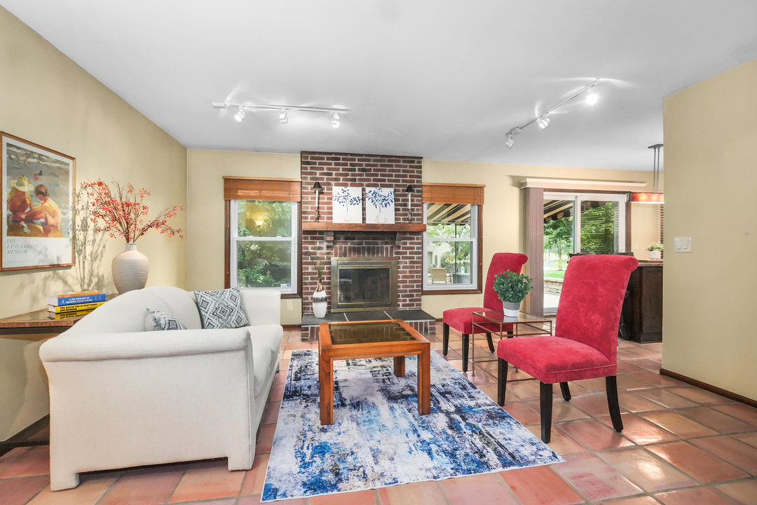 2671 Longview Drive, Lisle, IL 60532