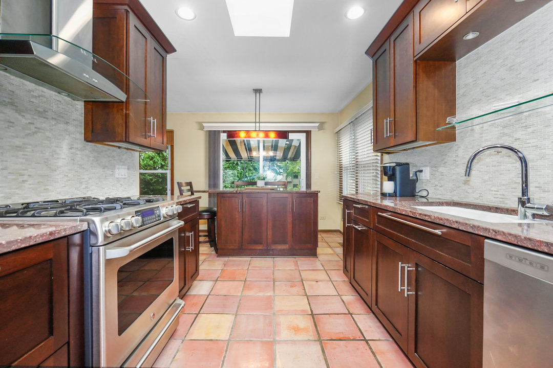 2671 Longview Drive, Lisle, IL 60532