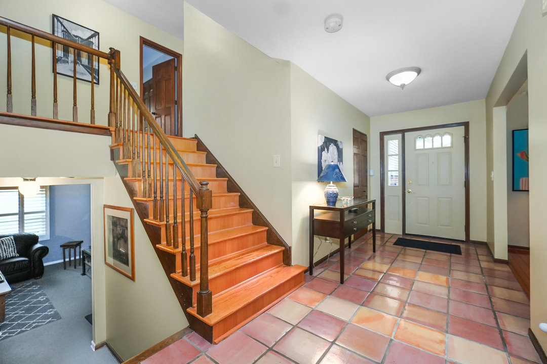 2671 Longview Drive, Lisle, IL 60532