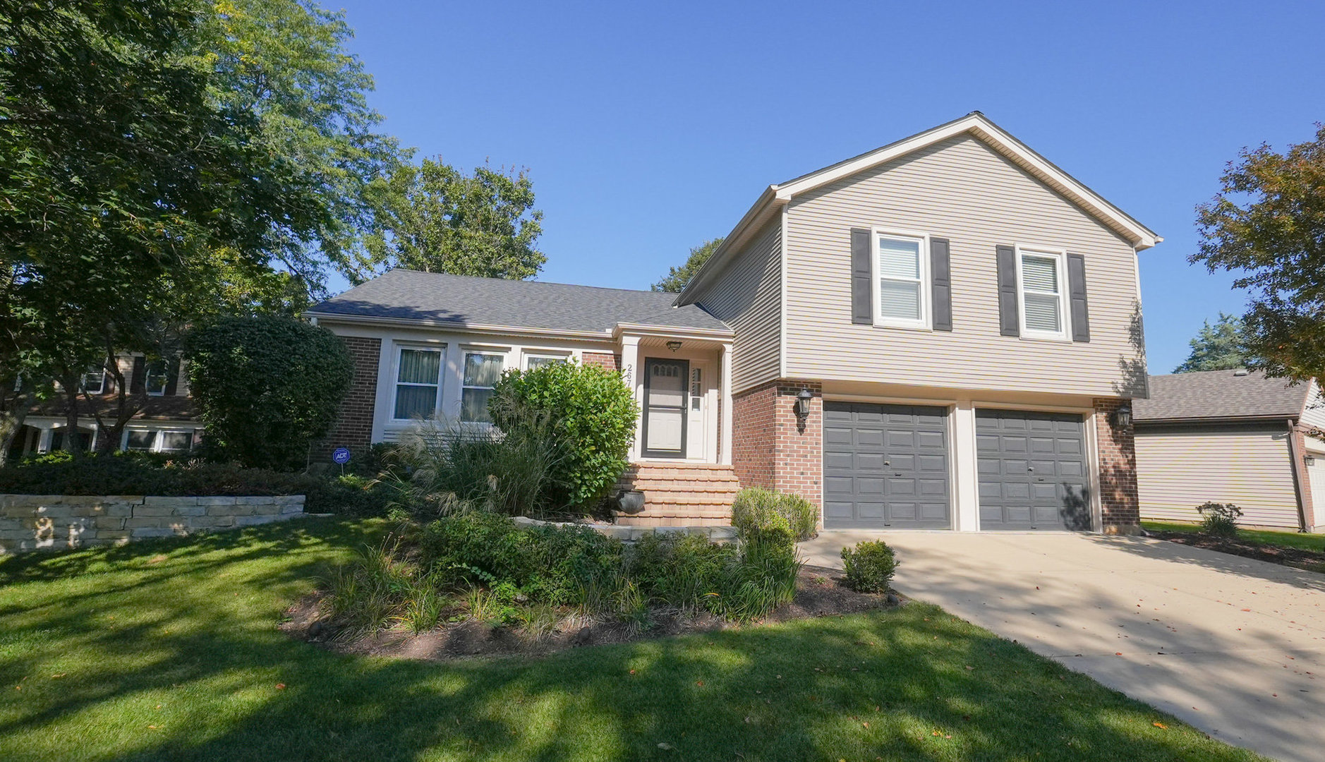 2671 Longview Drive, Lisle, IL 60532