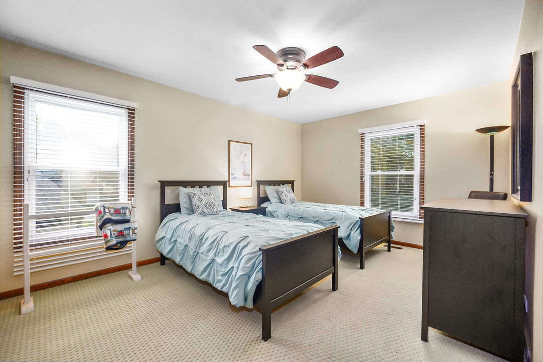 2671 Longview Drive, Lisle, IL 60532