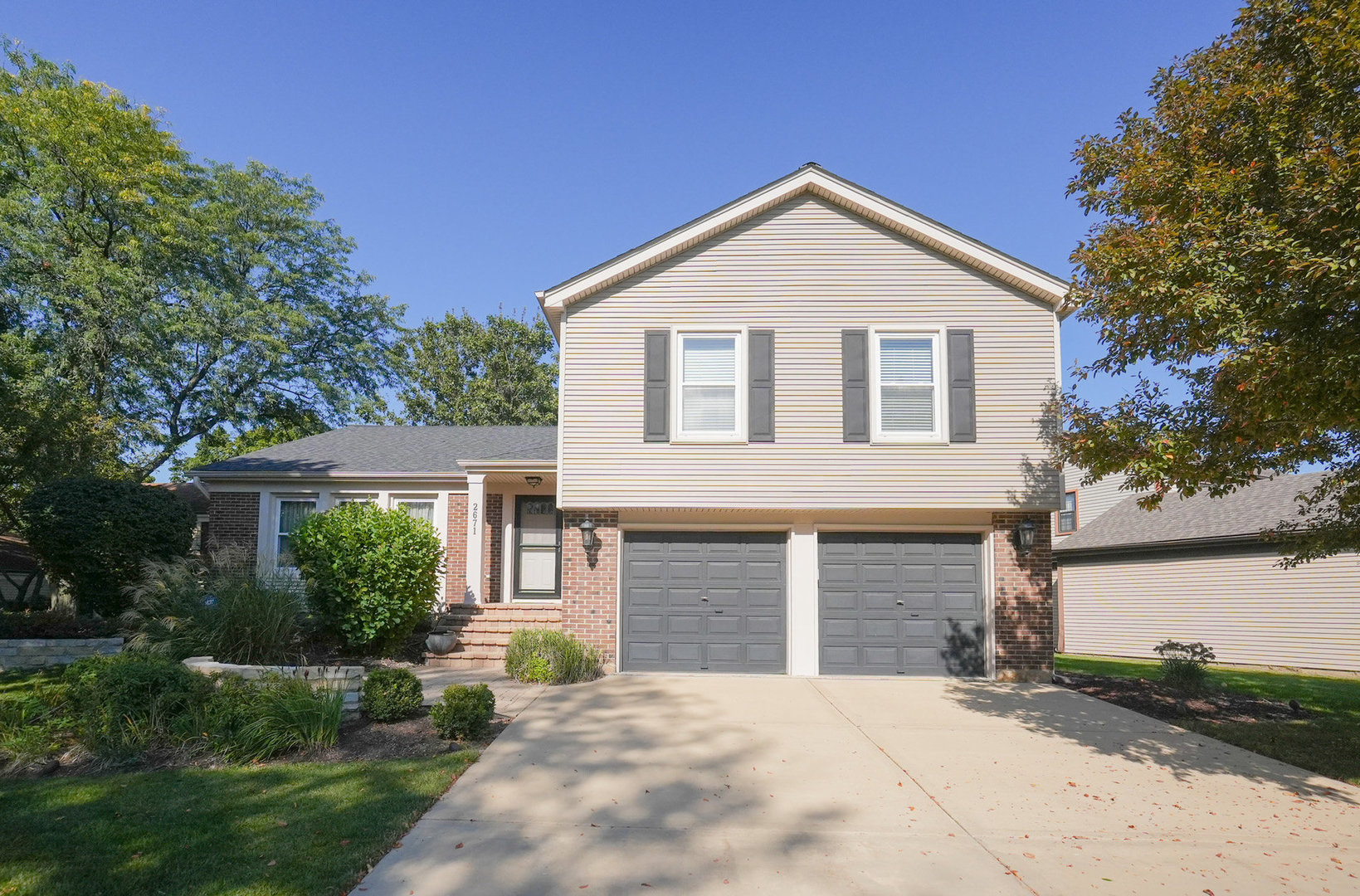 2671 Longview Drive, Lisle, IL 60532