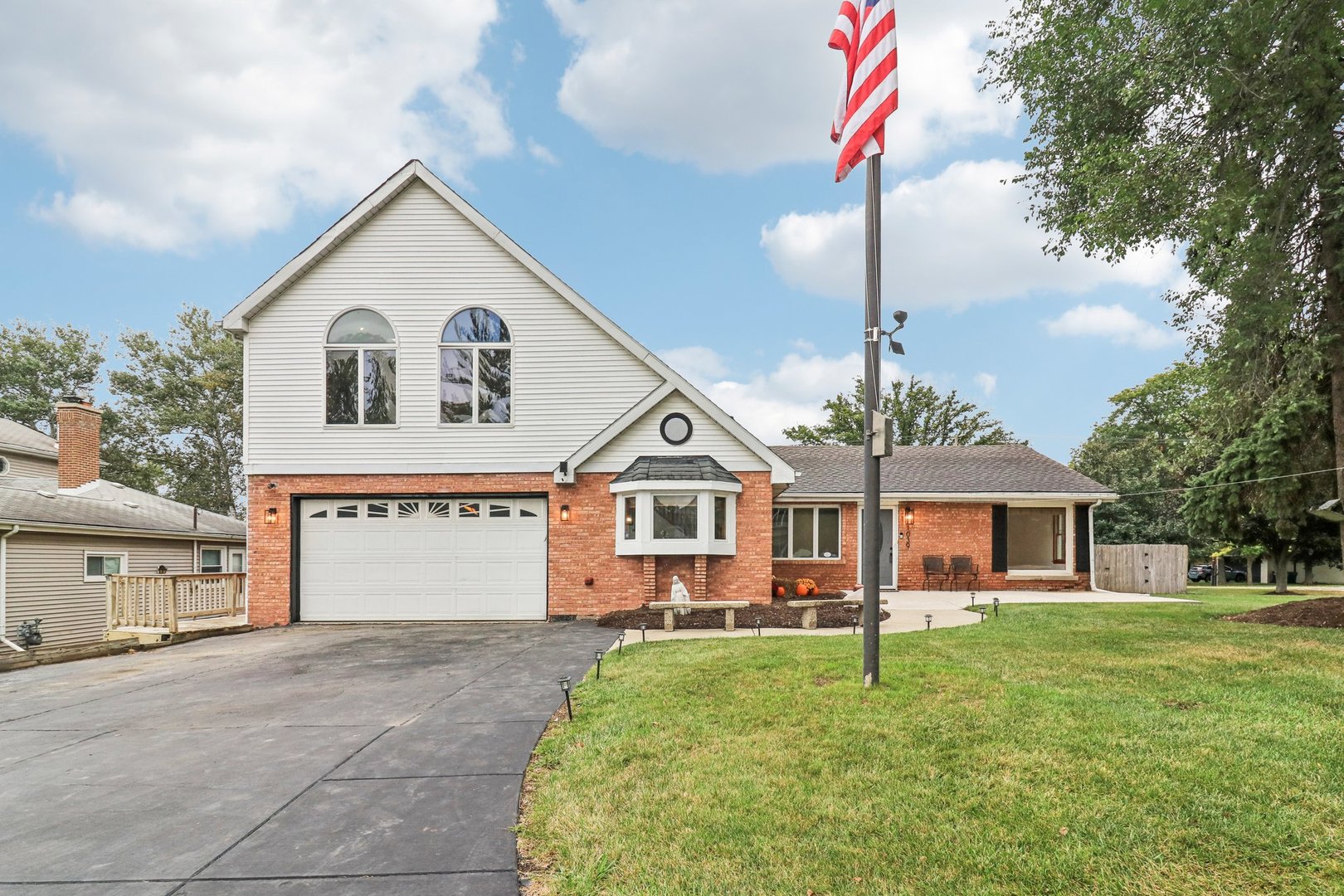 1039 S School Street, Lombard, IL 60148