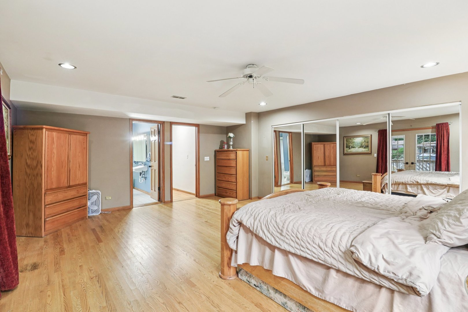 1039 S School Street, Lombard, IL 60148