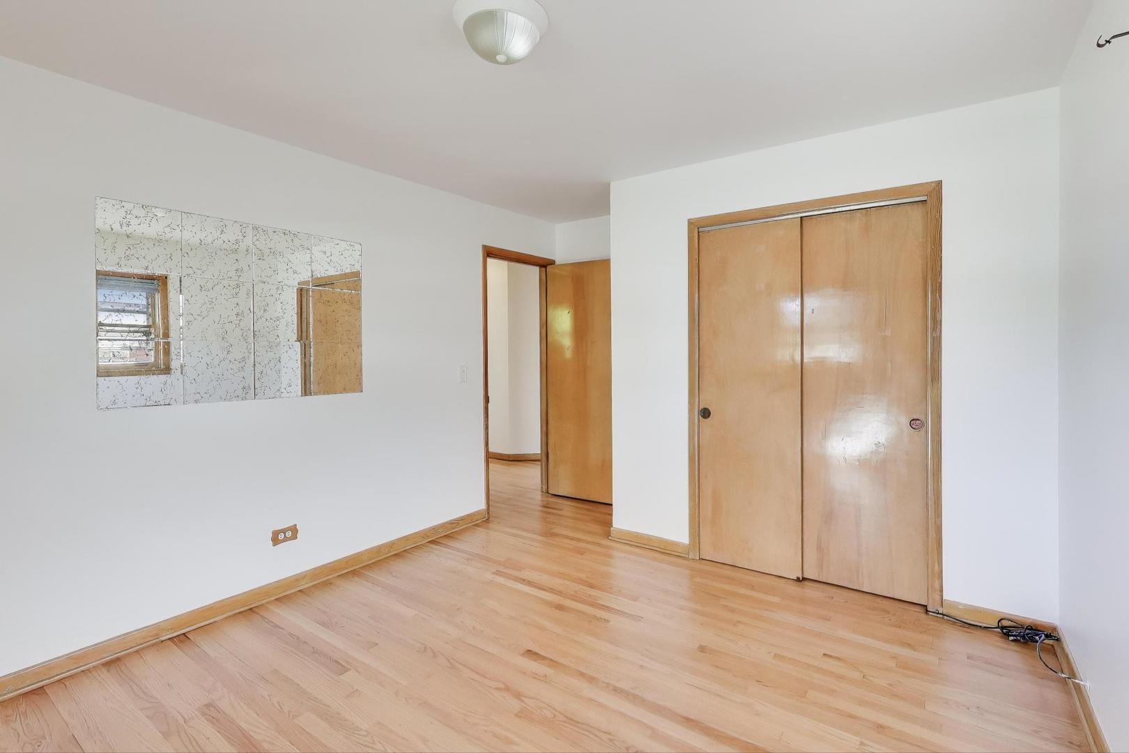 901 S Can Dota Avenue, Mount Prospect, IL 60056