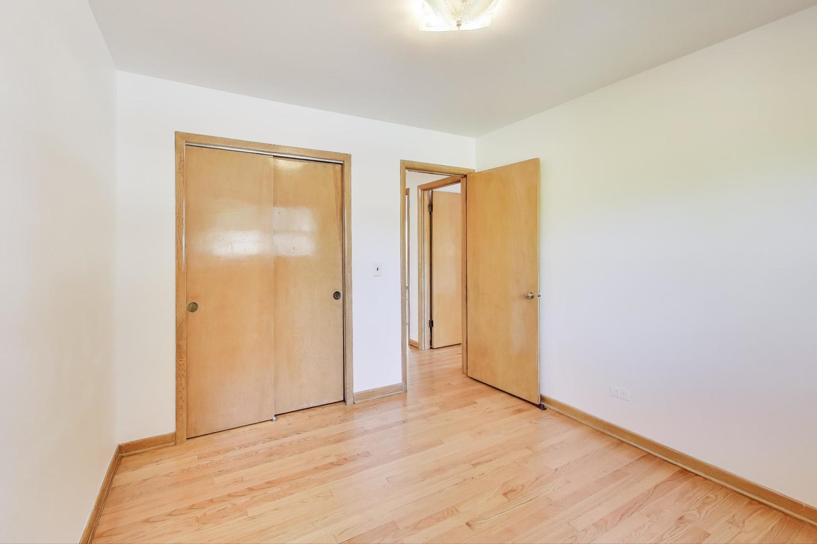 901 S Can Dota Avenue, Mount Prospect, IL 60056