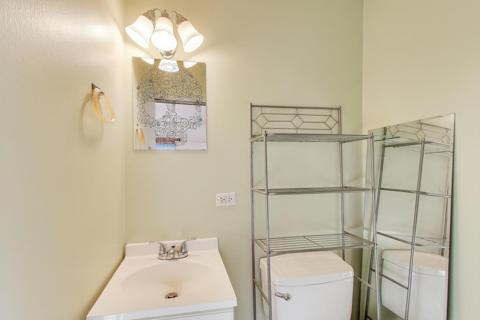 901 S Can Dota Avenue, Mount Prospect, IL 60056