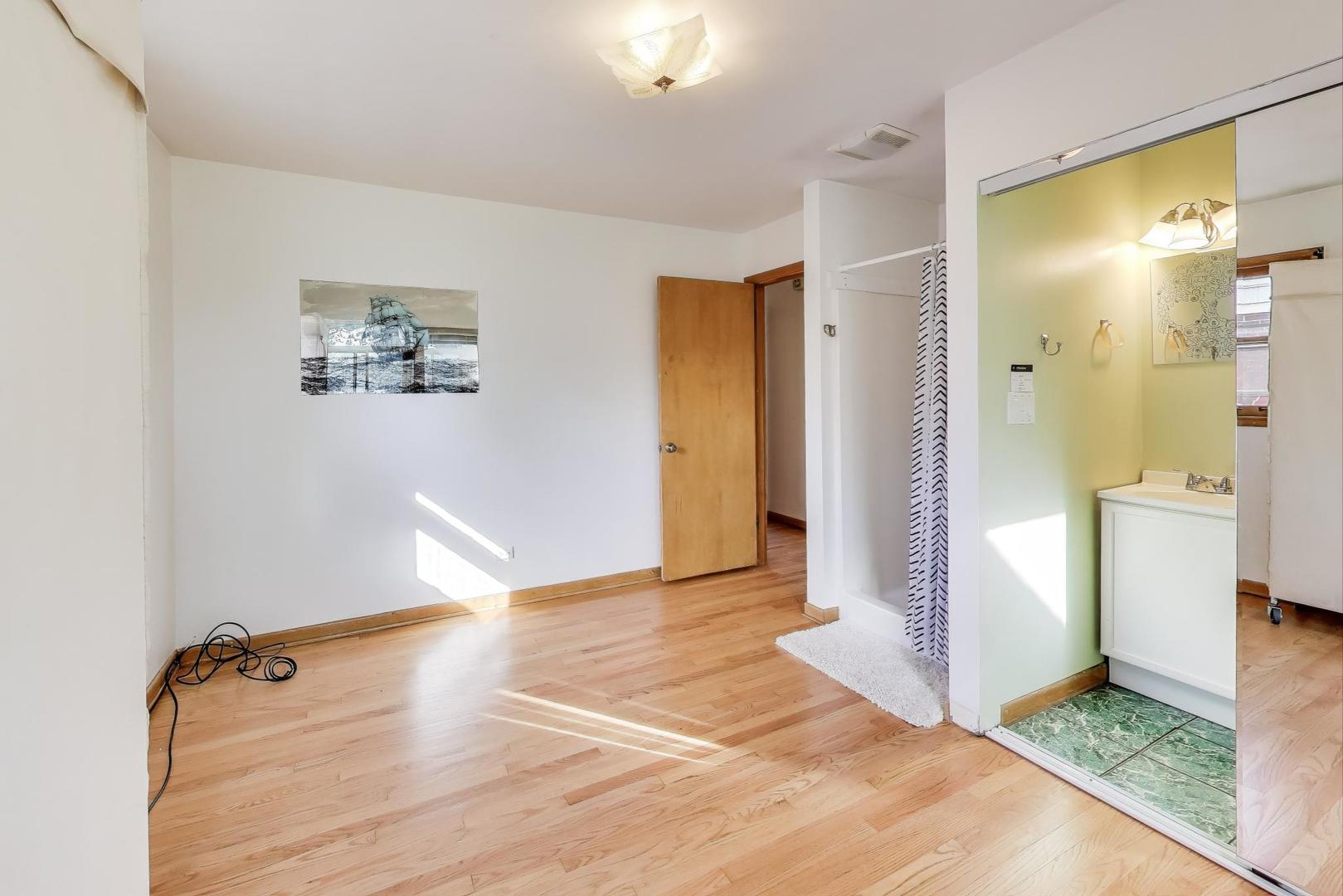 901 S Can Dota Avenue, Mount Prospect, IL 60056