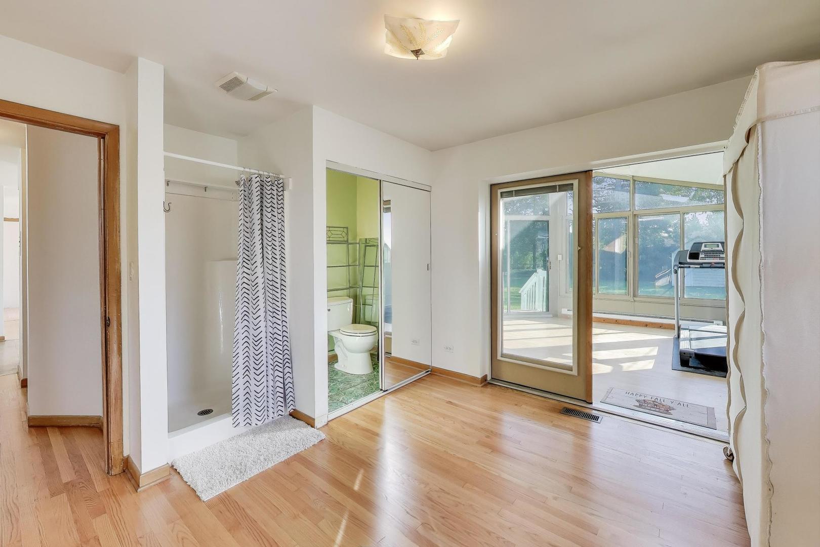 901 S Can Dota Avenue, Mount Prospect, IL 60056