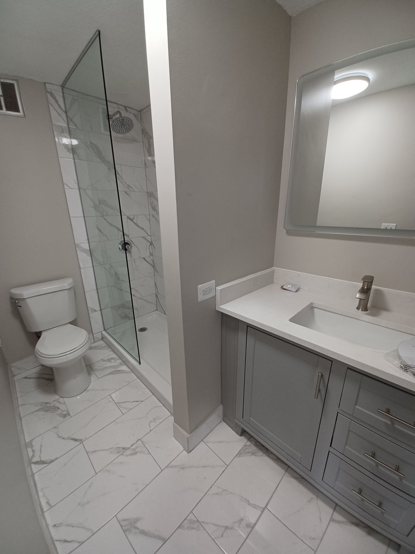 5100 N Marine Drive #9J, Chicago, IL 60640