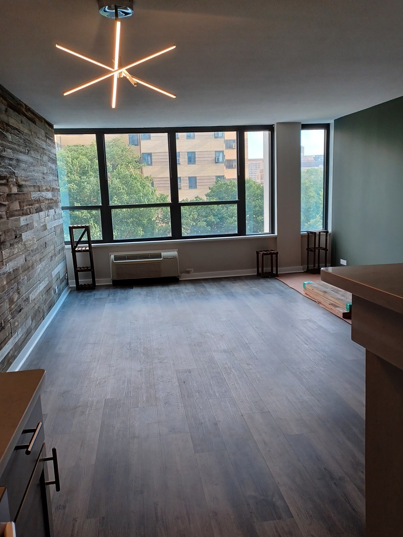 5100 N Marine Drive #9J, Chicago, IL 60640