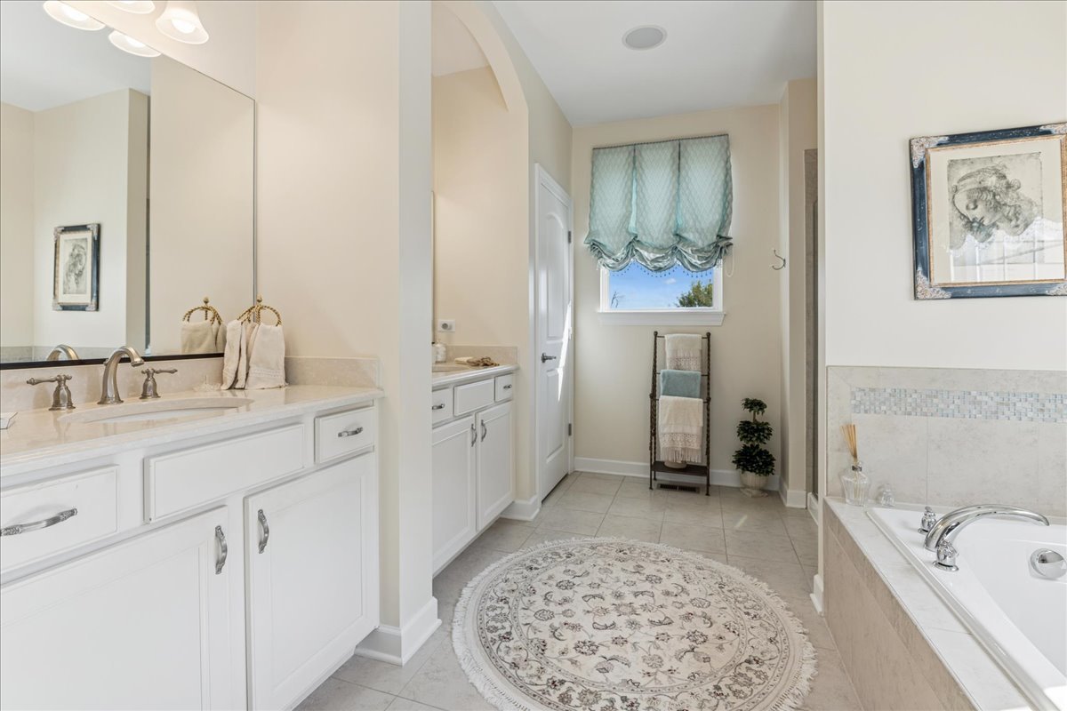 23561 N Sanctuary Club Drive, Kildeer, IL 60047