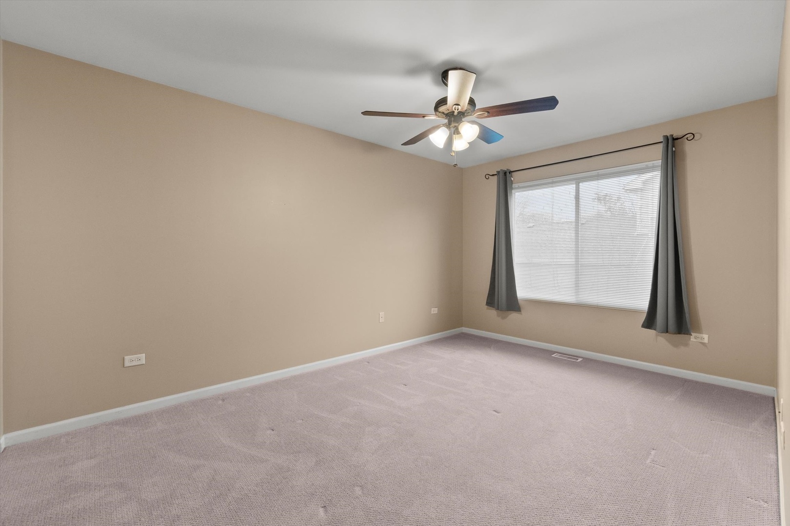 186 Chestnut Lane, Bolingbrook, IL 60490