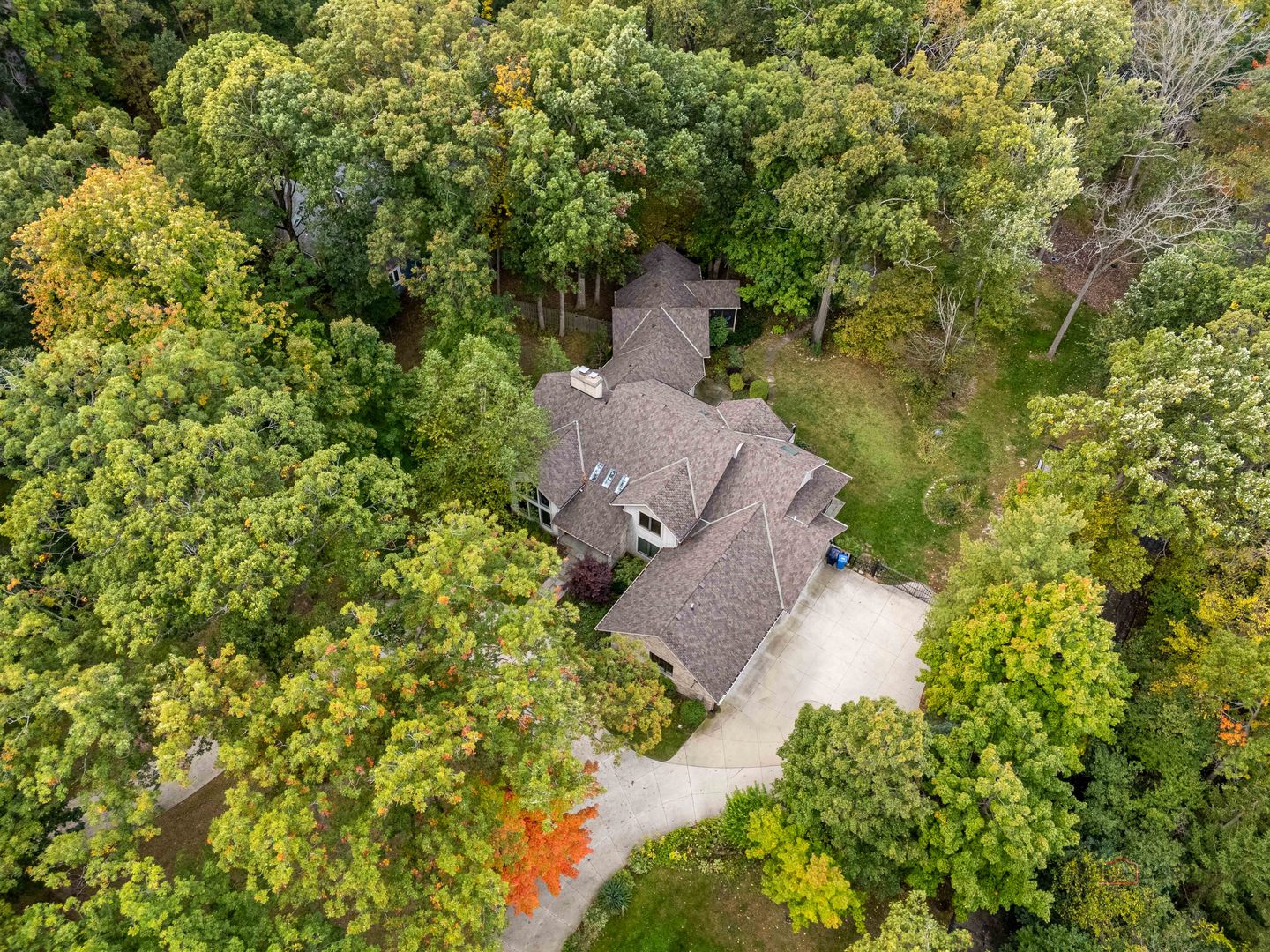 1830 Robinwood Lane, Riverwoods, IL 60015