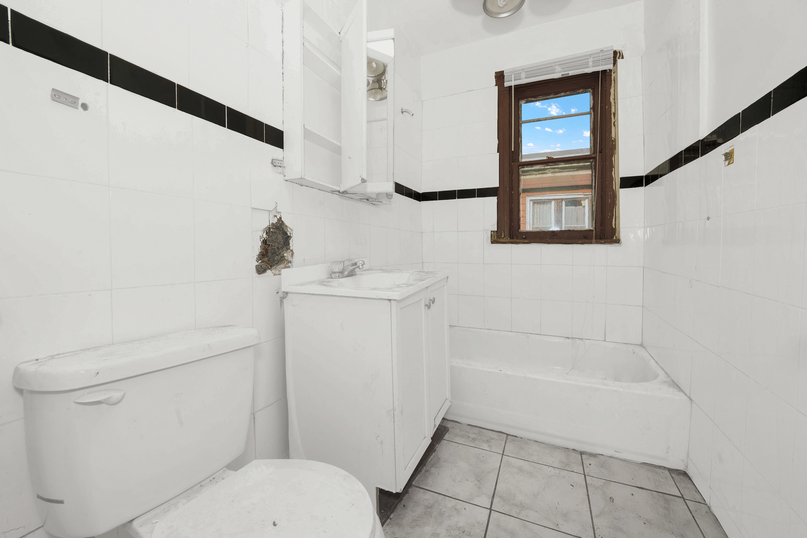 6822 S Claremont Avenue, Chicago, IL 60636