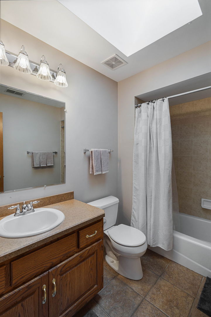 9118 Glenshire Street, Tinley Park, IL 60487