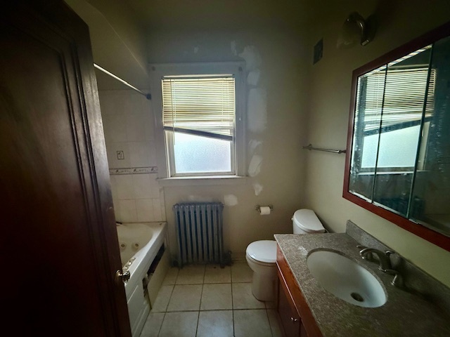 8242 S Rhodes Avenue, Chicago, IL 60619