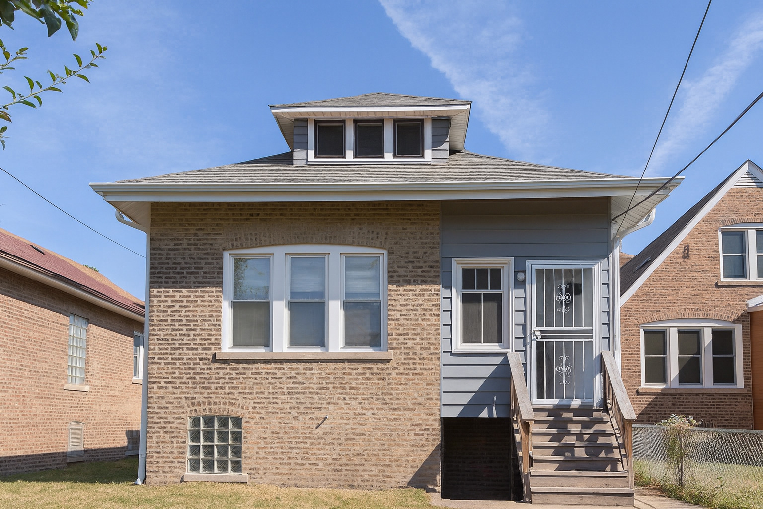 8242 S Rhodes Avenue, Chicago, IL 60619