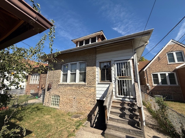 8242 S Rhodes Avenue, Chicago, IL 60619