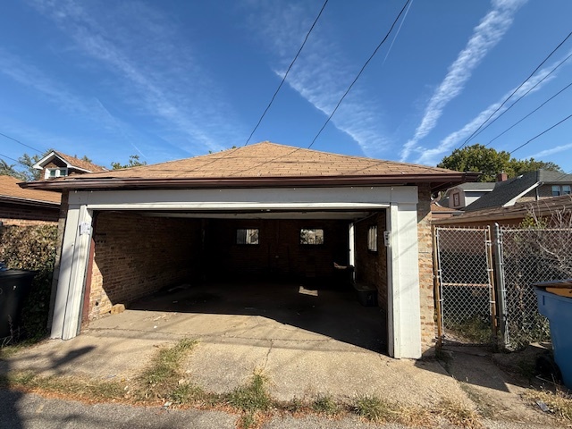 8242 S Rhodes Avenue, Chicago, IL 60619