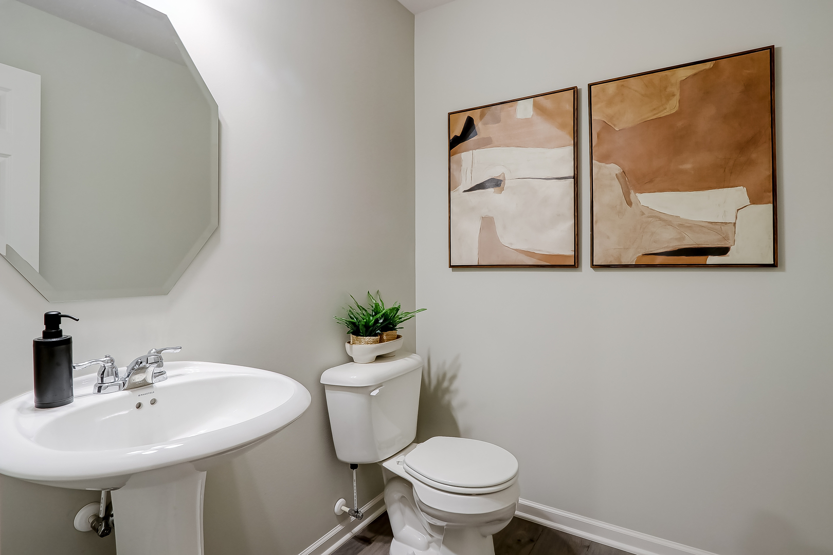 504 Endicott Road, South Elgin, IL 60177