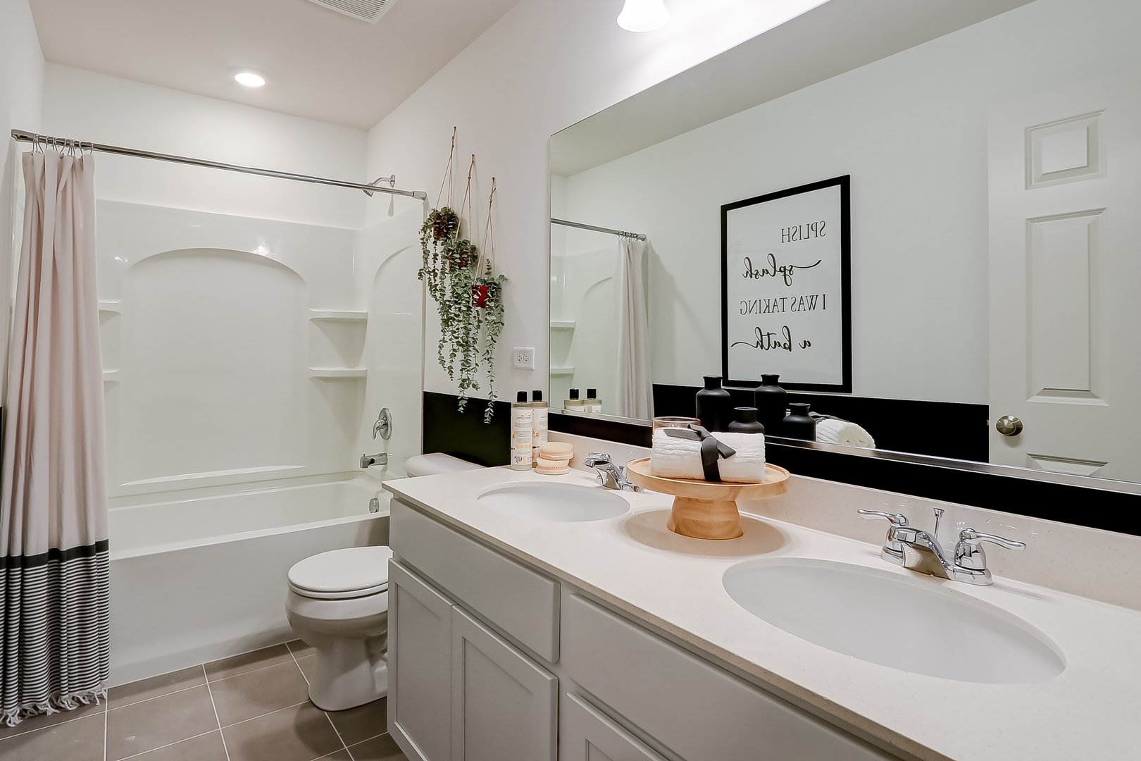 504 Endicott Road, South Elgin, IL 60177