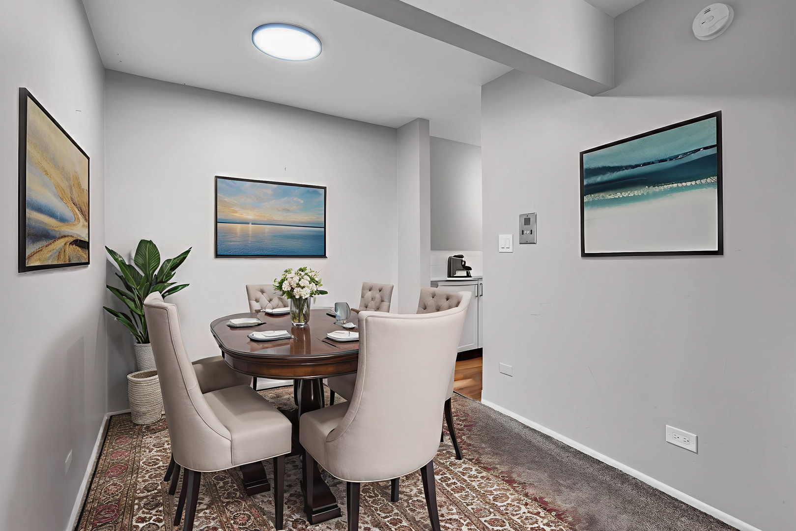 4624 N Commons Drive #405E, Chicago, IL 60656