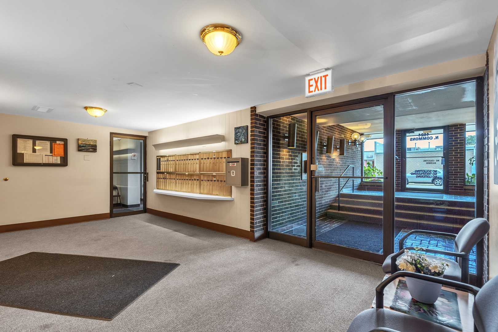 4624 N Commons Drive #405E, Chicago, IL 60656