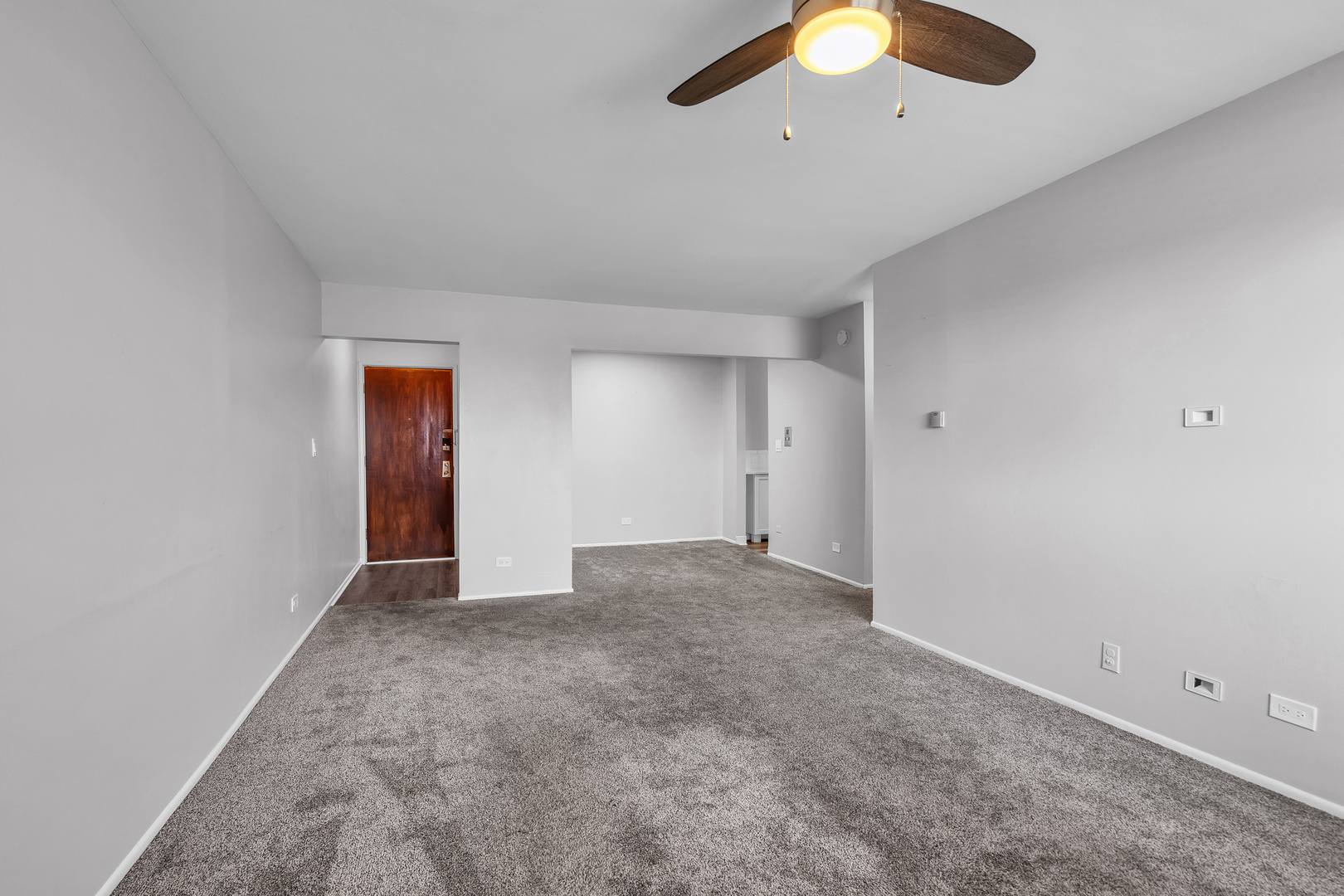 4624 N Commons Drive #405E, Chicago, IL 60656