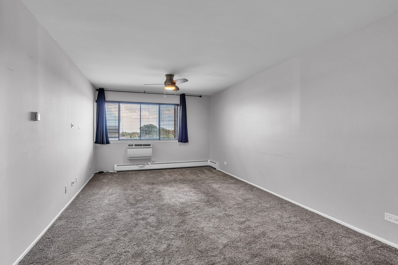4624 N Commons Drive #405E, Chicago, IL 60656