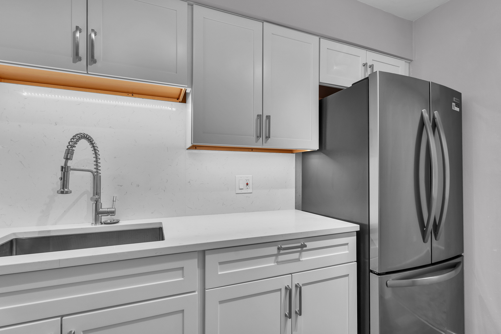 4624 N Commons Drive #405E, Chicago, IL 60656