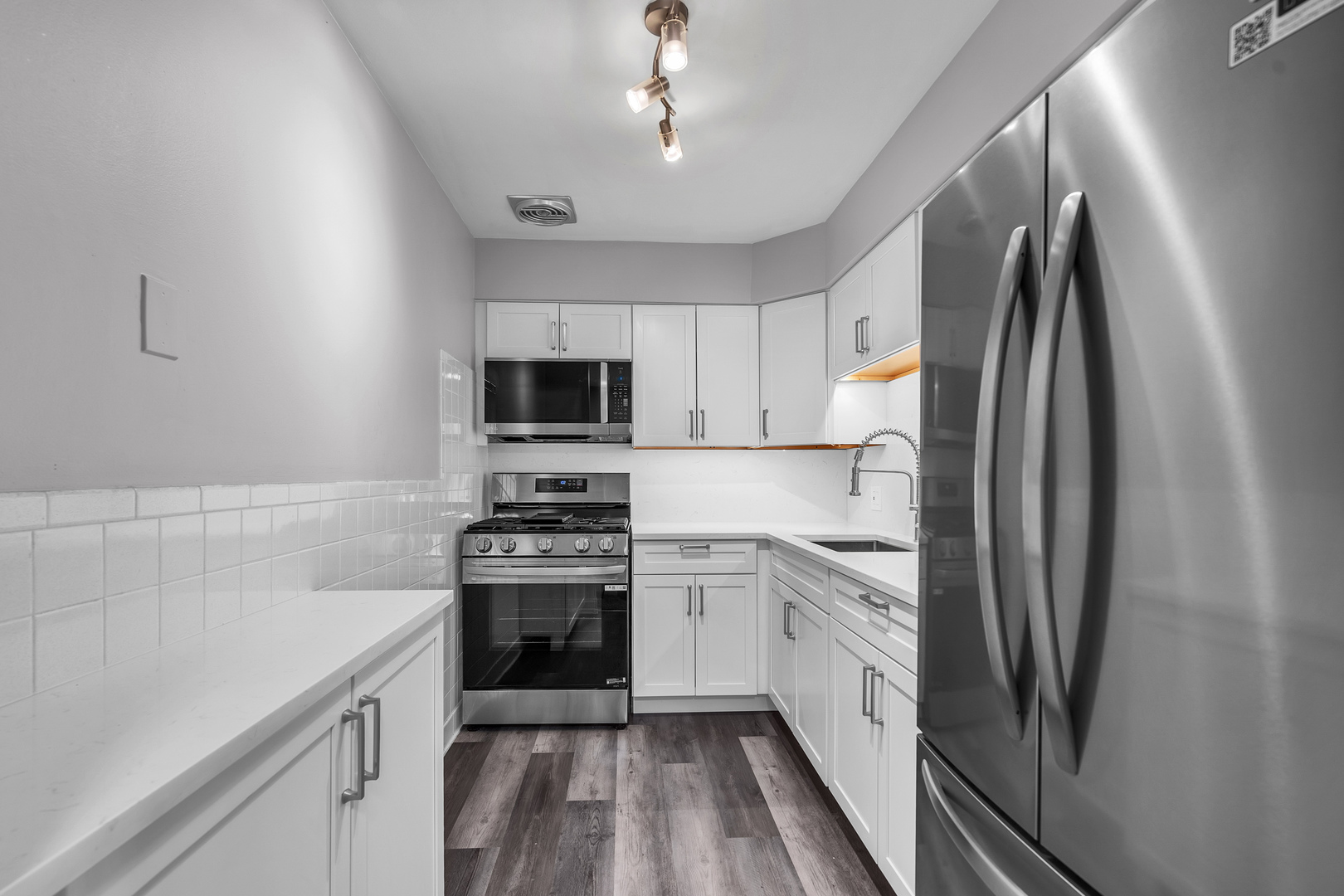 4624 N Commons Drive #405E, Chicago, IL 60656