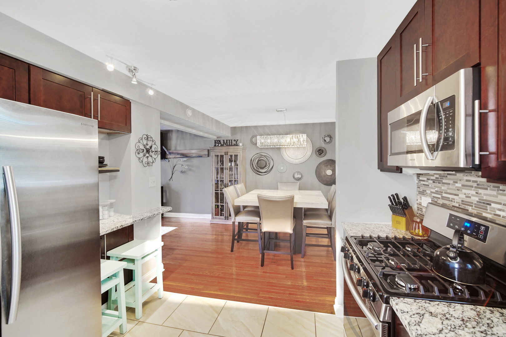 9348 S Green Street, Chicago, IL 60620