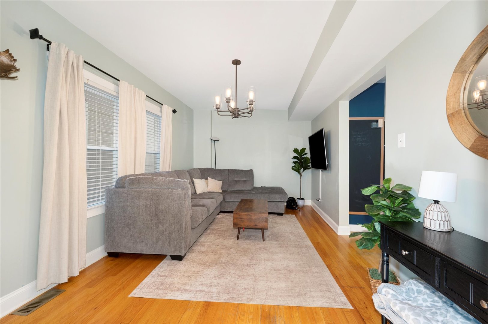 1157 Gunderson Avenue, Oak Park, IL 60304