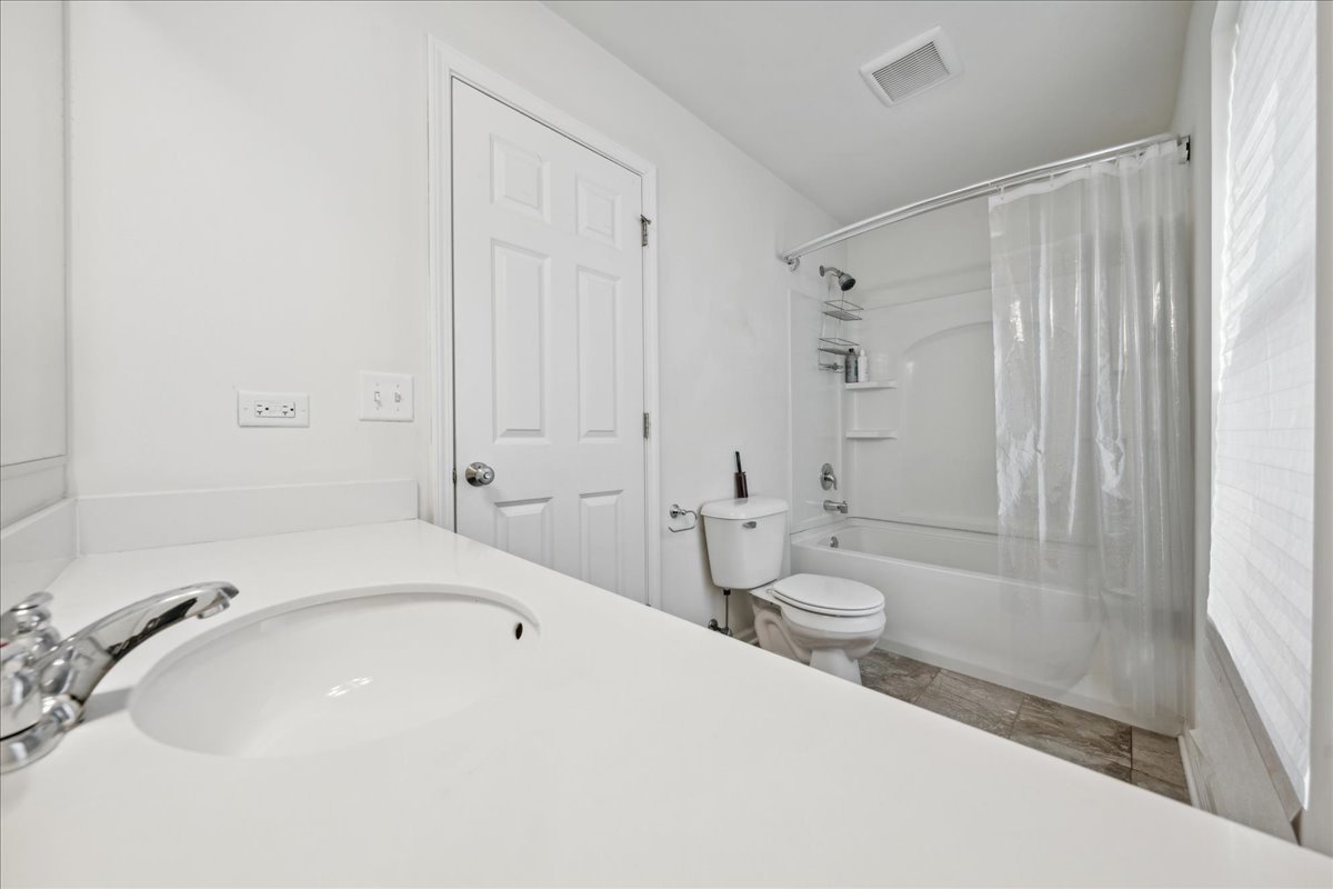 4277 Liberty Street #4277, Aurora, IL 60504