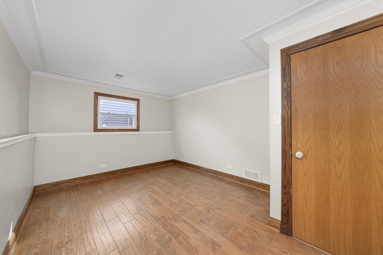 15100 Crescent Green Drive, Oak Forest, IL 60452