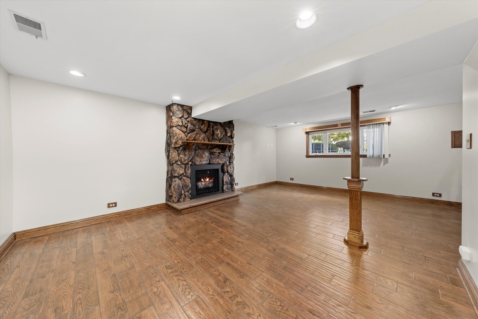 15100 Crescent Green Drive, Oak Forest, IL 60452