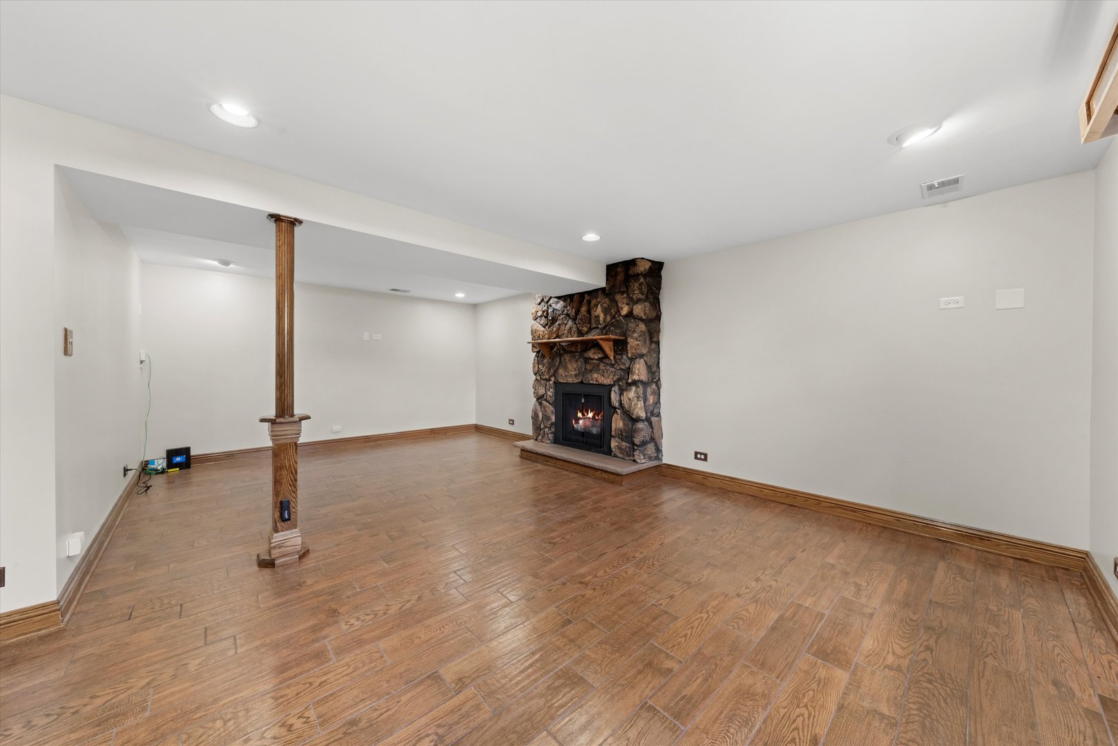 15100 Crescent Green Drive, Oak Forest, IL 60452